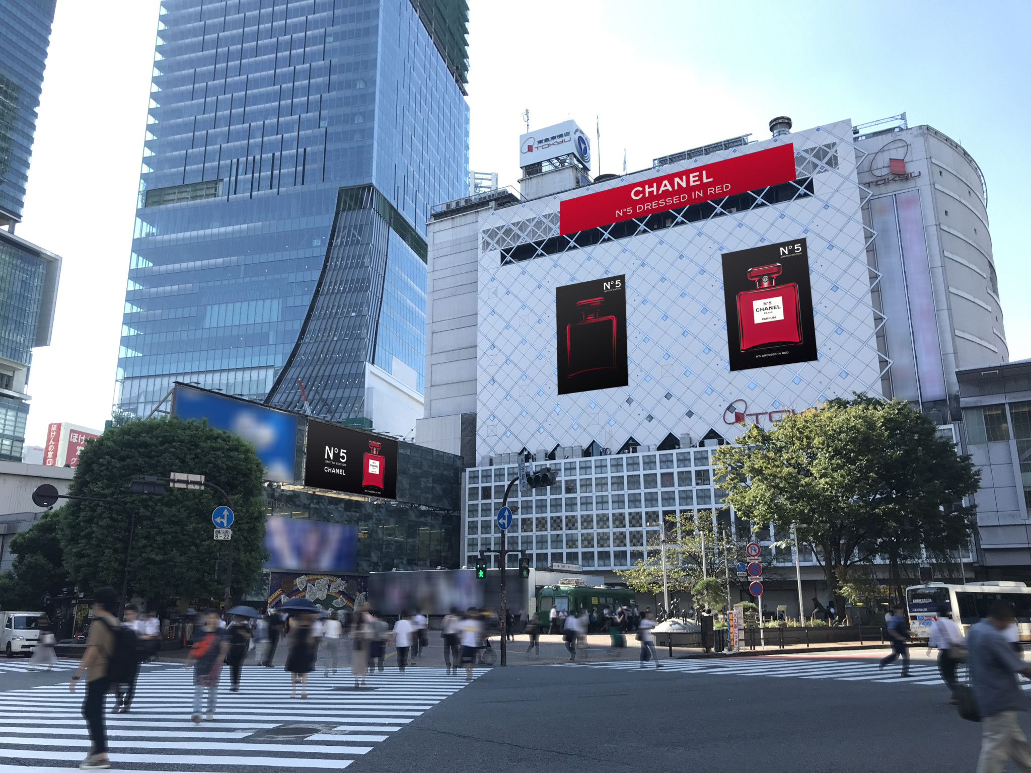 シャネル N°5〉のレッドボトルが銀座、渋谷を華やかに彩る。 – Chanel