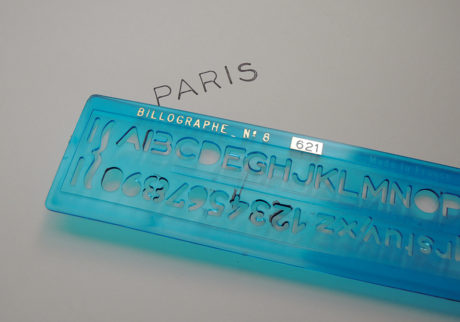 パリの文房具屋で入手、丸文字も可愛い。