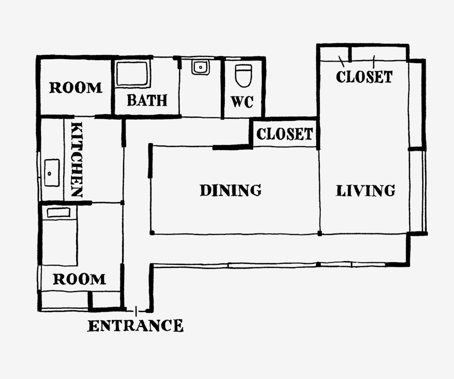 リビングダイニングとして使う6畳二間と、寝室にしている4.5畳＋台所のいわゆる3DKの賃貸物件。家の奥側から中央を通り、正面の庭側まで回り込むように廊下が続く。押し入れや天袋、作り付けのたんすなど収納は十分に。台所から出入りできる場所にある洗濯室は、天井までトタンで覆われているため、天候を気にせず物干しができて便利。庭は車を1台停められる広さが。私だけの、ひとりの時間。　桐野恵美 &premium アンドプレミアム