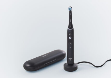 Electric Toothbrush Oral-B iO7 _ Oral-B by Braun
