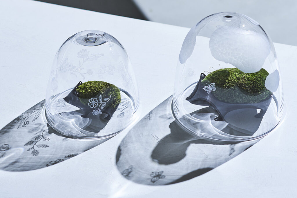 久保さんによる「ハリネズミのドーム」は、盆栽作家の小林健二さんとのコラボレーション作品。