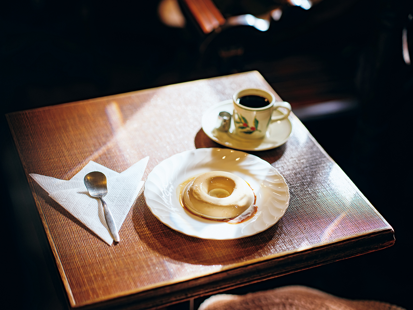 モデル 小谷実由の『コーヒーハウス トム』のジジロアセット, 甘い時間。 Sweet Treats