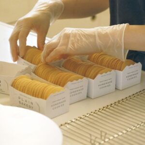 〈YAECA〉が静かに焼きあげる、洋菓子の話。 &Oyatsu 今日のおやつ 。