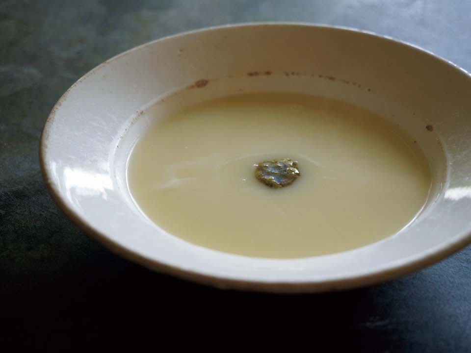 「新ジャガポタージュ 蕗の薹オイル」。冷水希三子さんに聞いたゆっくり体を目覚めさせるスープのレシピ。その１ 朝を楽しむための28のこと。