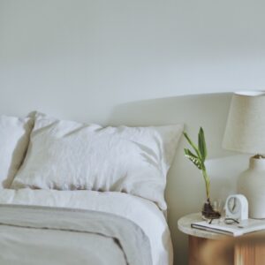 すっきり心地いい朝を迎えるために、知っておきたい枕のこと。 朝を楽しむための28のこと。加賀照虎 | 気持ちのいい朝を迎えるためには、健やかな眠りがまず大切。寝具の見直しを枕から始めて、幸せな朝時間を手に入れたい。