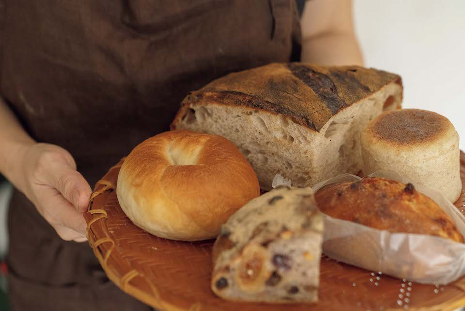 壺屋に惹かれ、今年開業した『ソイトビオ』（壺屋1‒5‒14‒2F）の自家製酵母パン。「佇まいが美しいパン」と辻さん。