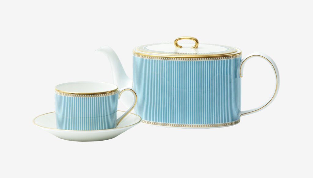 WEDGWOOD teapot, tea cup & saucer
