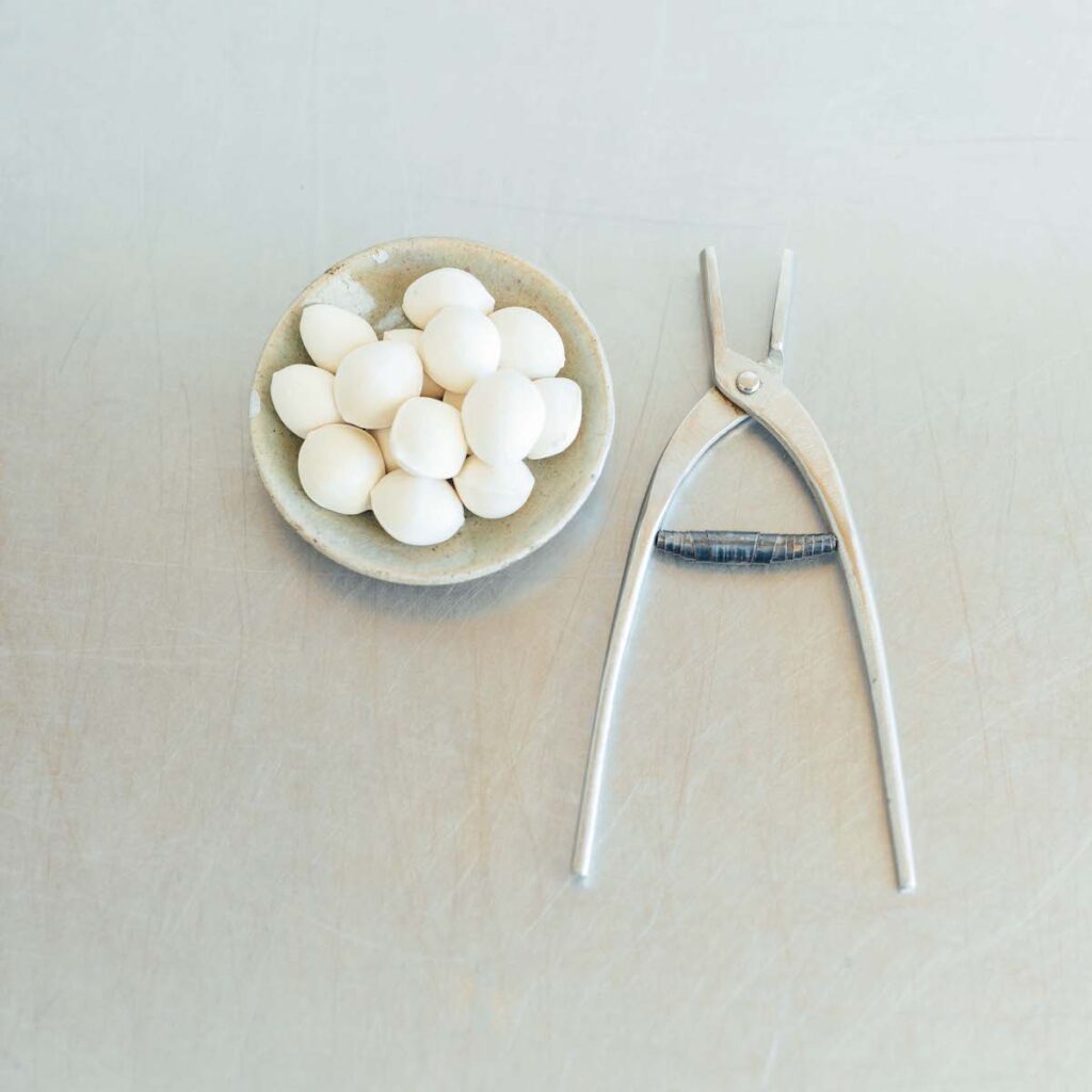 渡辺有子さんの愛用する台所道具⑥ 〈有次〉の銀杏割り