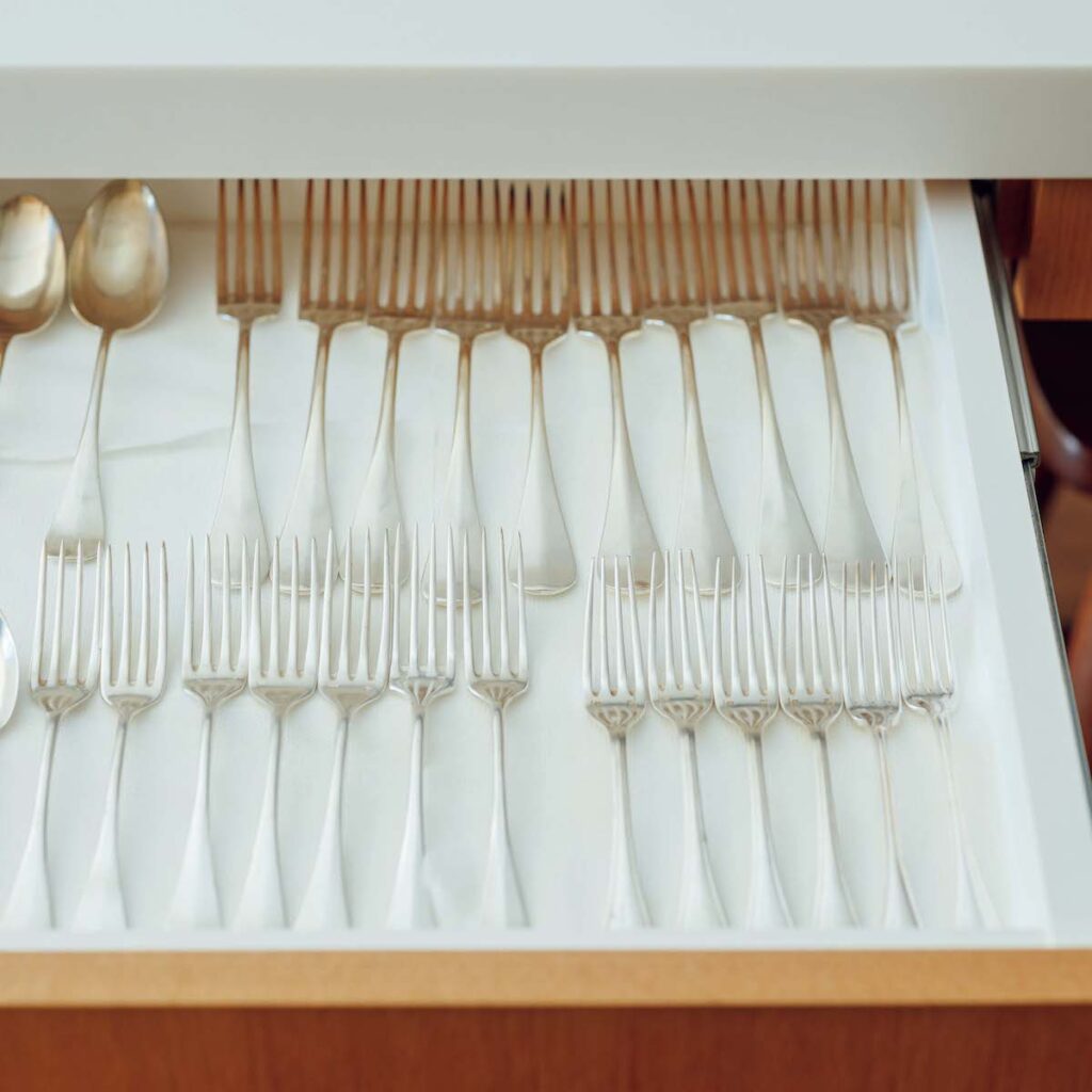 渡辺有子さんの愛用する台所道具⑦ アンティークのシルバーカトラリー