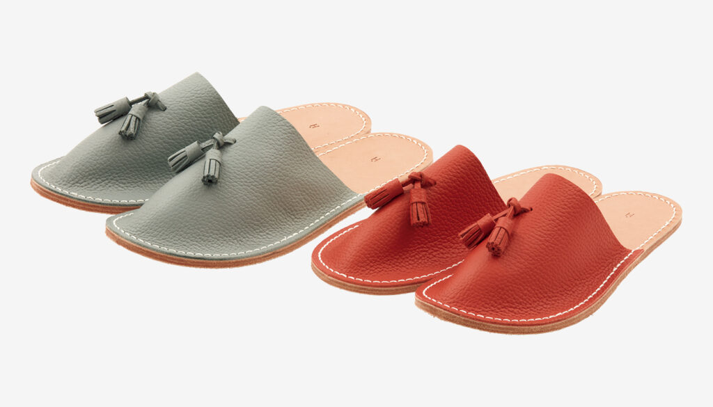 HENDER SCHEME leather slippers