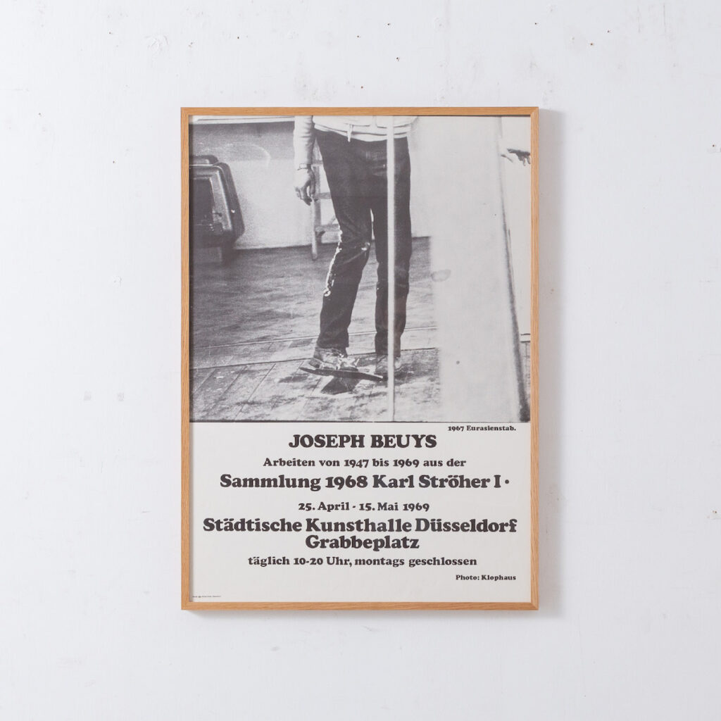 1968 年、デュッセルドルフの美術館で開催されたヨーゼフ・ボイスの展覧会のポスター。
