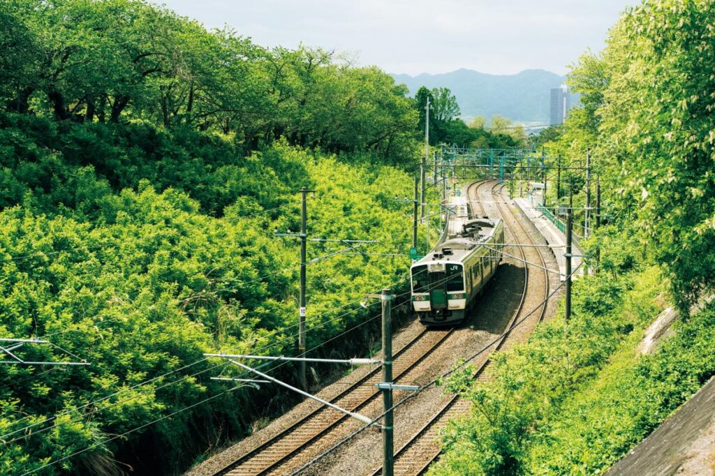 JR奥羽本線で山形市の南、上山市へ。茂吉記念館前駅のノスタルジックな風景。