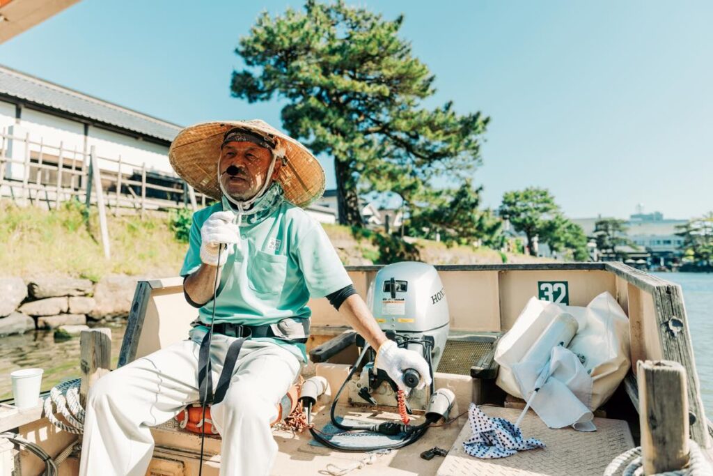 堀川遊覧船（黒田町507−1）は、個性豊かな船頭による案内も名物だ。