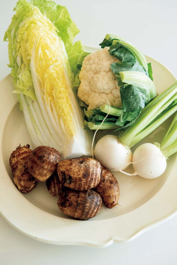 寒い日が続く年の初め。白菜やカブなどの冬野菜は、まるごと食べて栄養を摂りましょう。渡辺有子の料理教室ノート