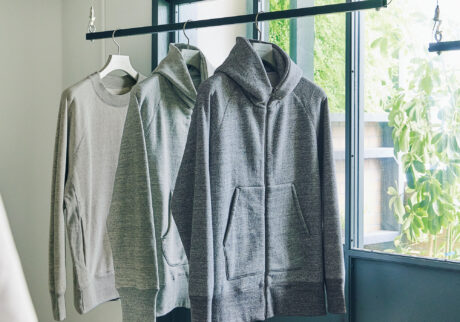 東京・青山で発信する、ファクトリーブランドのカットソー。 Comfortable Wear with CURLY&Co.