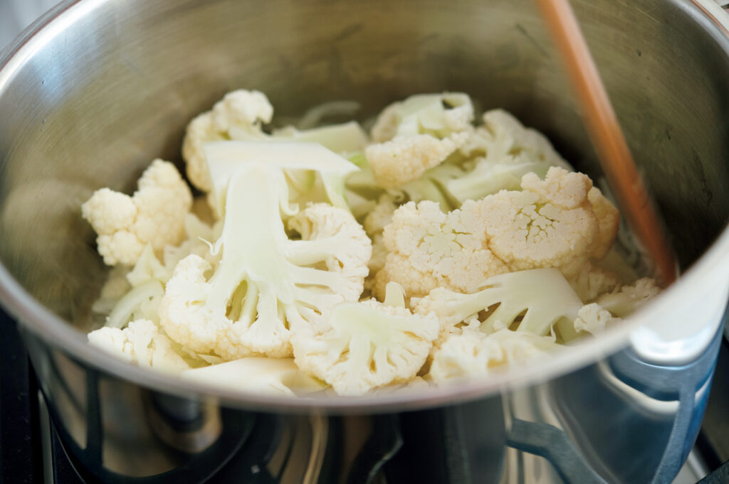 渡辺有子の料理教室 カリフラワーと白味噌のポタージュ