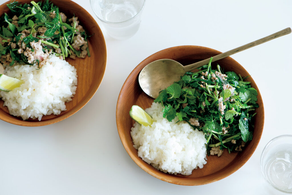 「豚挽き肉のハーブ和え」は、ご飯と一緒にワシワシ食べるのがおいしい。渡辺有子の料理教室 「豚挽き肉のハーブ和え」は、ご飯と一緒にワシワシ食べるのがおいしい。 - 「豚挽き肉のハーブ和え」は、ご飯と一緒にワシワシ食べるのがおいしい。 渡辺有子の料理教室 「豚挽き肉のハーブ和え」は、ご飯と一緒にワシワシ食べるのがおいしい。