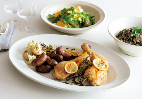 渡辺有子の料理教室 骨付きモモ肉は、オーブンで焼くことで余分な油が落ちて、皮がパリッと仕上がる。オーバル皿に盛り付けると、よりご馳走らしさが増す。 | 骨付きモモ肉は、オーブンで焼くことで余分な油が落ちて、皮がパリッと仕上がる。オーバル皿に盛り付けると、よりご馳走らしさが増す。 渡辺有子の料理教室 骨付きモモ肉は、オーブンで焼くことで余分な油が落ちて、皮がパリッと仕上がる。オーバル皿に盛り付けると、よりご馳走らしさが増す。 | 骨付きモモ肉は、オーブンで焼くことで余分な油が落ちて、皮がパリッと仕上がる。オーバル皿に盛り付けると、よりご馳走らしさが増す。