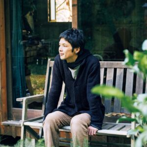 複雑化せず、ひとつの空間に収める。音楽家・高砂隆太郎さんが暮らす、10㎡の小屋。