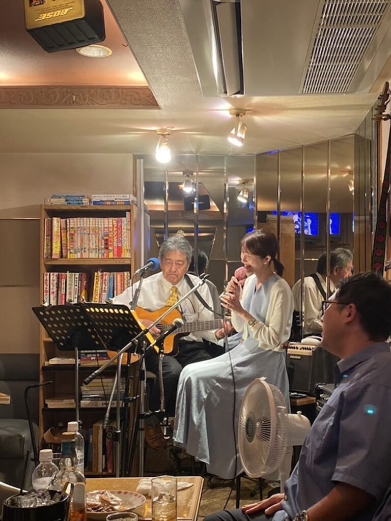 ブルーのワンピースで、ボサノバを。 TBSアナウンサー・吉村恵里子 &EYES#2 / 小野リサ /BLUE NOTE TOKYO