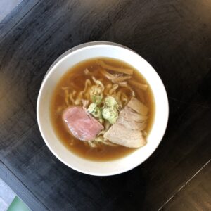 茨城・つくばで朝7時から開店しているラーメン屋『松屋食堂』にて。岡本仁 また旅2