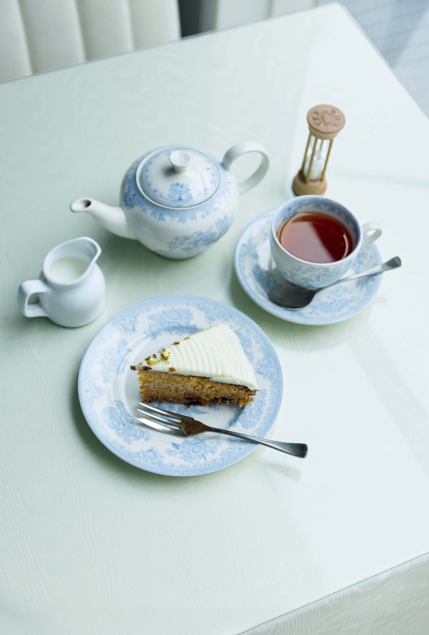 とびきりのケーキと熱々の紅茶。これぞ、アフタヌーンティーの決定版。東京・麻布十番『JURI’S TEA ROOM』。
