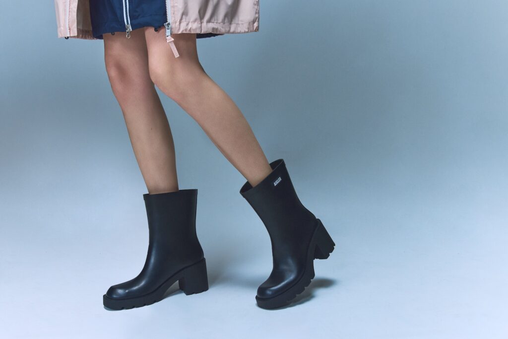 雨の日が、ちょっと好きになる。梅雨を楽しむ〈エーグル〉のレインアイテム。
