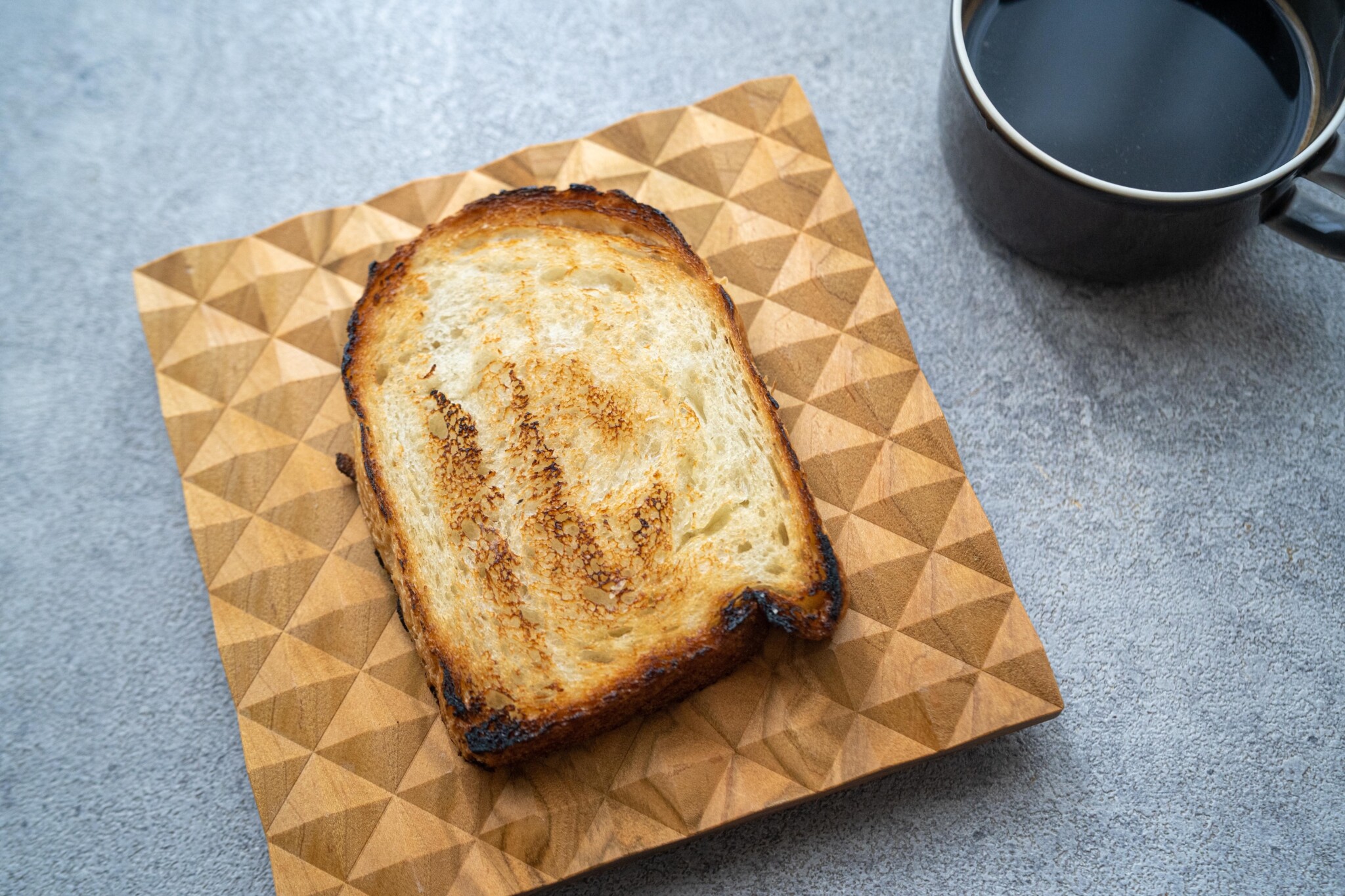 サワードゥ日誌 vo.1。南新宿『パン屋 塩見』のバターいらずの食パン。 写真と文：池田浩明 #1 /食パン