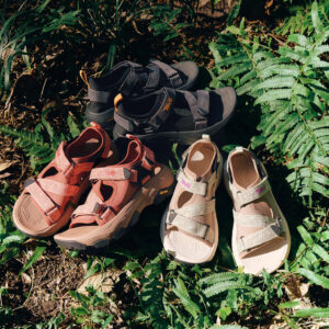 西表島の自然をサンダルでハイキング。〈Teva〉が提案する、新しい自然の楽しみ方。