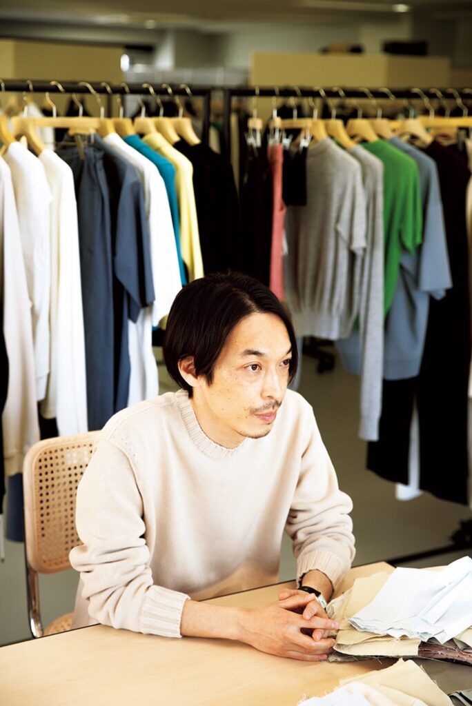 「センスのいい人は、着こなしだけでなく、立ち居振る舞いや人との接し方のバランスもいいなと感じます」と岩井さん。「センスのいい人は、着こなしだけでなく、立ち居振る舞いや人との接し方のバランスもいいなと感じます」と岩井さん。〈オーラリー〉デザイナー・岩井良太さんの服づくり。細部まで行き届いた、作り手のセンス。 - 「センスのいい人は、着こなしだけでなく、立ち居振る舞いや人との接し方のバランスもいいなと感じます」と岩井さん。 「センスのいい人は、着こなしだけでなく、立ち居振る舞いや人との接し方のバランスもいいなと感じます」と岩井さん。〈オーラリー〉デザイナー・岩井良太さんの服づくり。細部まで行き届いた、作り手のセンス。