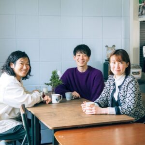 2021年から映画づくりのユニット活動をスタート。2023年秋に穐山監督作品『人生に詰んだ元アイドルは、赤の他人のおっさんと住む選択をした』公開。築48年の低層集合住宅に新しい物語を。映画監督たちの食住一体のシェアハウス。2021年から映画づくりのユニット活動をスタート。2023年秋に穐山監督作品『人生に詰んだ元アイドルは、赤の他人のおっさんと住む選択をした』公開。 - 2021年から映画づくりのユニット活動をスタート。2023年秋に穐山監督作品『人生に詰んだ元アイドルは、赤の他人のおっさんと住む選択をした』公開。 築48年の低層集合住宅に新しい物語を。映画監督たちの食住一体のシェアハウス。2021年から映画づくりのユニット活動をスタート。2023年秋に穐山監督作品『人生に詰んだ元アイドルは、赤の他人のおっさんと住む選択をした』公開。