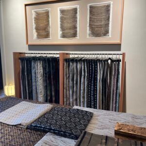 日本を代表する〈アンビエンテック〉や、〈細尾〉の新作コレクションも展示。世界の家具の祭典、ミラノサローネだより。写真と文：浦江由美子 (ライター、コーディネーター) #3