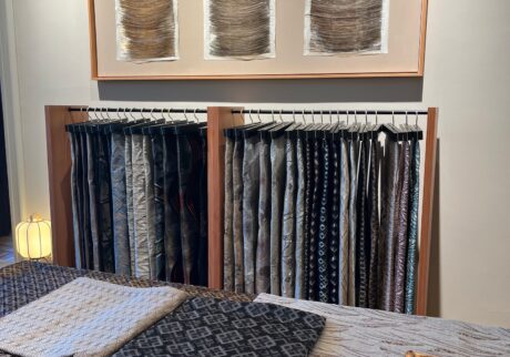 日本を代表する〈アンビエンテック〉や、〈細尾〉の新作コレクションも展示。世界の家具の祭典、ミラノサローネだより。写真と文：浦江由美子 (ライター、コーディネーター) #3