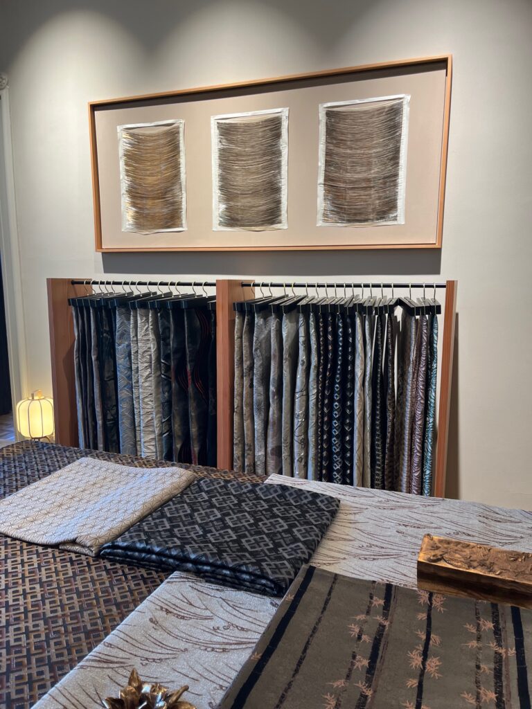日本を代表する〈アンビエンテック〉や、〈細尾〉の新作コレクションも展示。世界の家具の祭典、ミラノサローネだより。写真と文:浦江由美子 (ライター、コーディネーター) #3 日本を代表する〈アンビエンテック〉や、〈細尾〉の新作コレクションも展示。世界の家具の祭典、ミラノサローネだより。写真と文:浦江由美子 (ライター、コーディネーター) #3