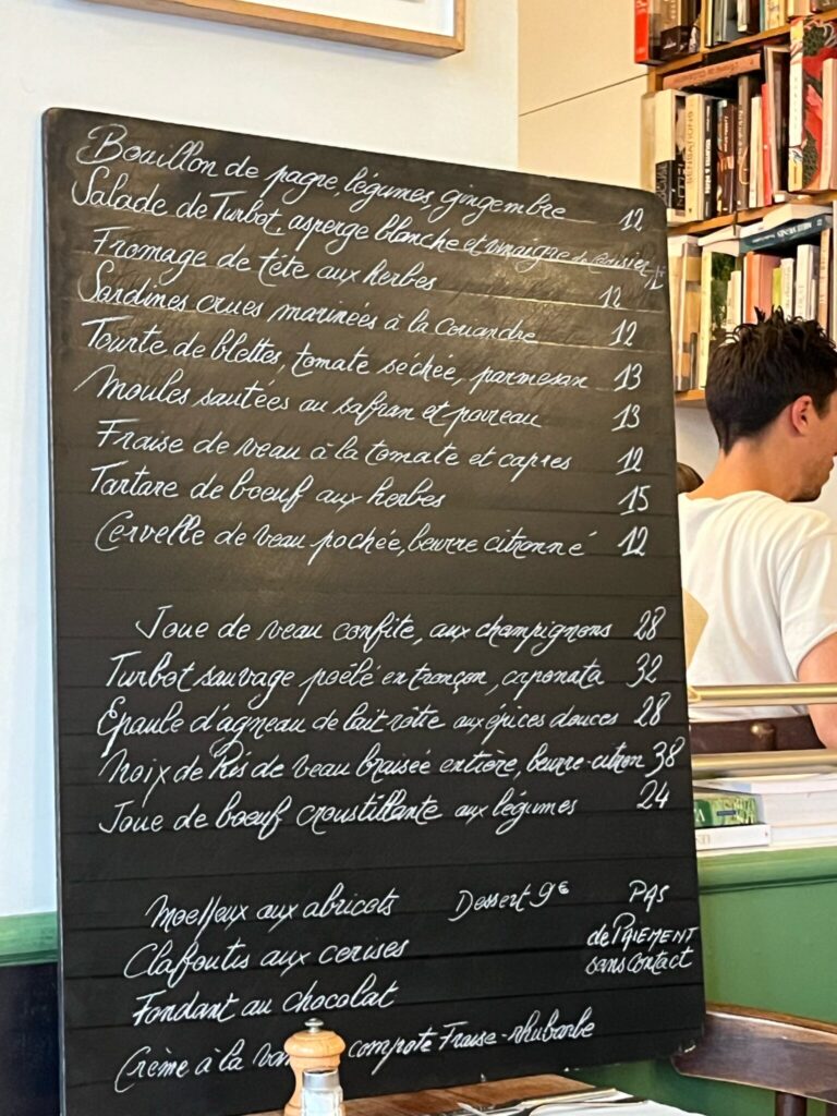 メニューボード。僕が惹かれる、パリの名店ビストロ『ル・バラタン』。 写真と文：宇多悠也 (〈ウティ〉デザイナー) #1
