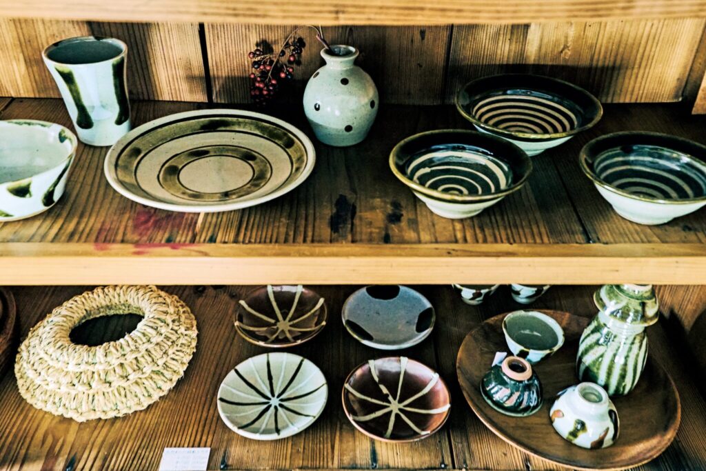東京から尾道へ、移住して働く。『うつわとくらしの道具カルフ』店主・樋熊敏亨さんの仕事と暮らし。