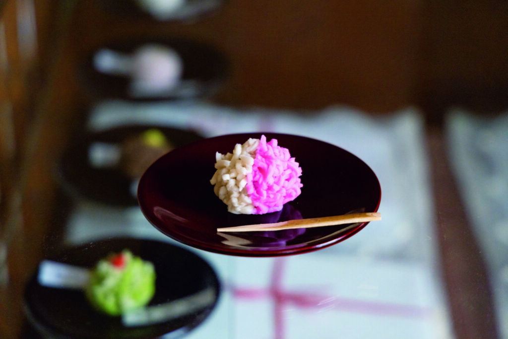 店の風情も味わえるあんこ菓子を。小豆からあんこを炊く、名手の和菓子を求めて。vol.1