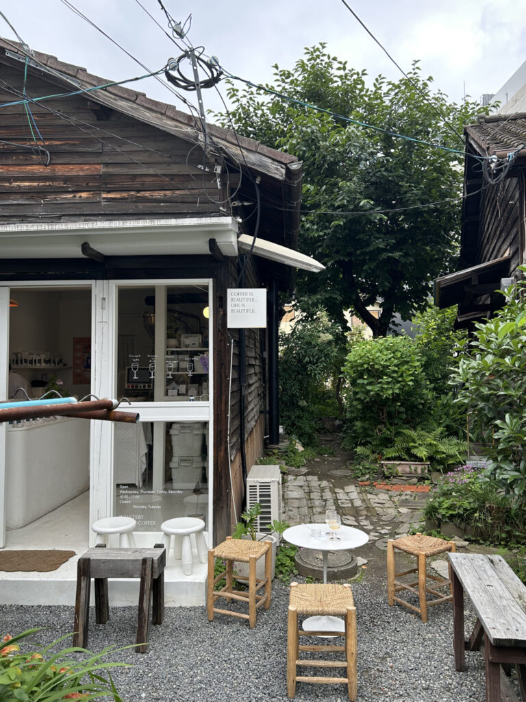 『MANLEY COFFEE』 福岡のオアシス「平尾村」。私の好きな福岡:3 写真と文：Yuki Matsuo (「All-You-Can-Eat Press」主宰) #3