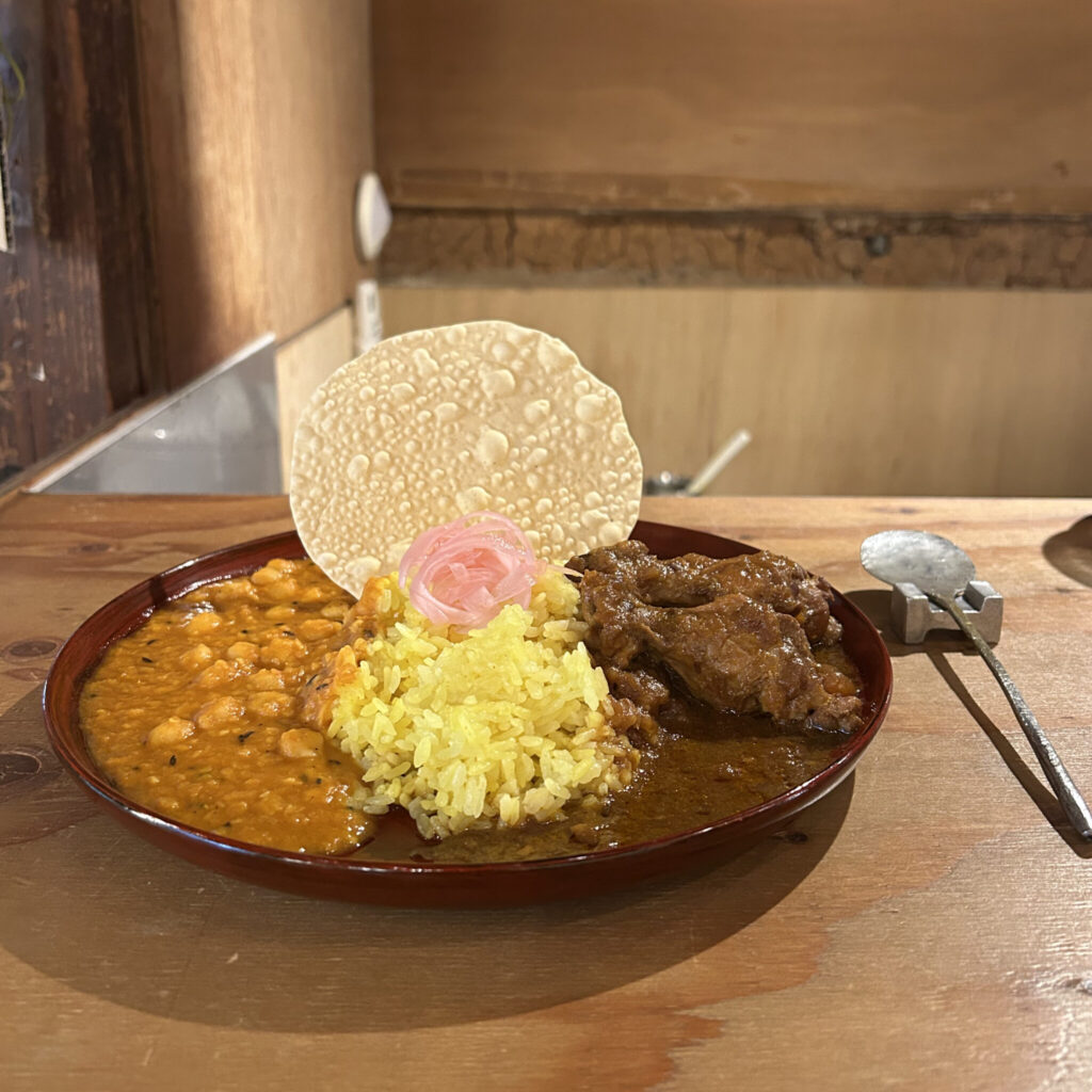 福岡のオアシス「平尾村」。私の好きな福岡:3 写真と文:Yuki Matsuo (「All-You-Can-Eat Press」主宰) #3 『フロータン』スパイスカレー 福岡のオアシス「平尾村」。私の好きな福岡:3 写真と文:Yuki Matsuo (「All-You-Can-Eat Press」主宰) #3 『フロータン』スパイスカレー