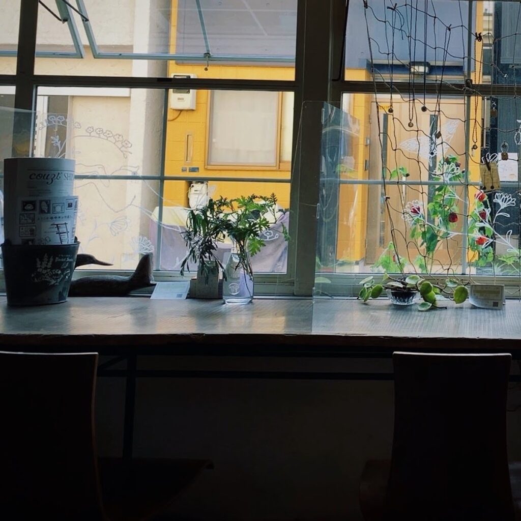 わたしたちの青春、東京・谷中の『COUZT CAFE』ととも写真と文：ササキアイ (文筆家) #4