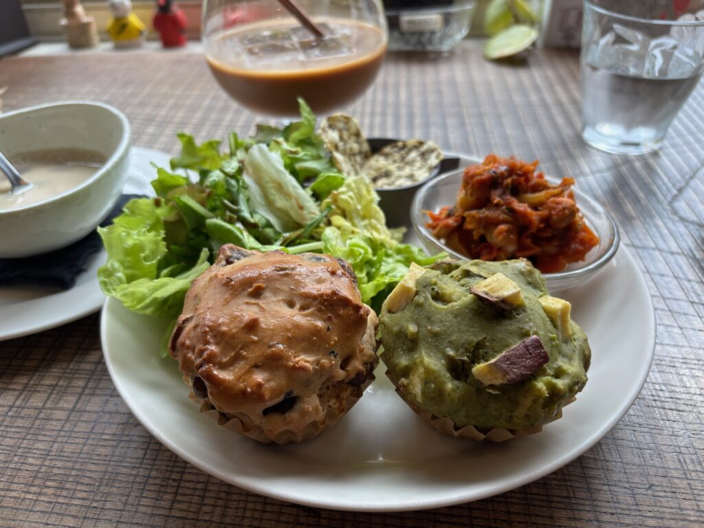 わたしたちの青春、東京・谷中の『COUZT CAFE』ととも写真と文：ササキアイ (文筆家) #4