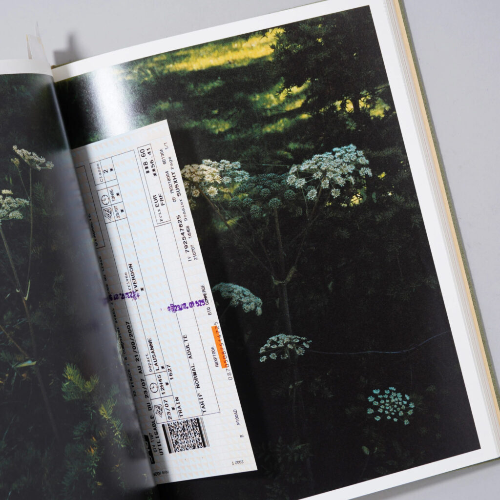 私も写真集を読んでみたい！ 『SWISS / 長島有里枝』編。写真と文：黒﨑由衣 (『book obscura』店主) #3