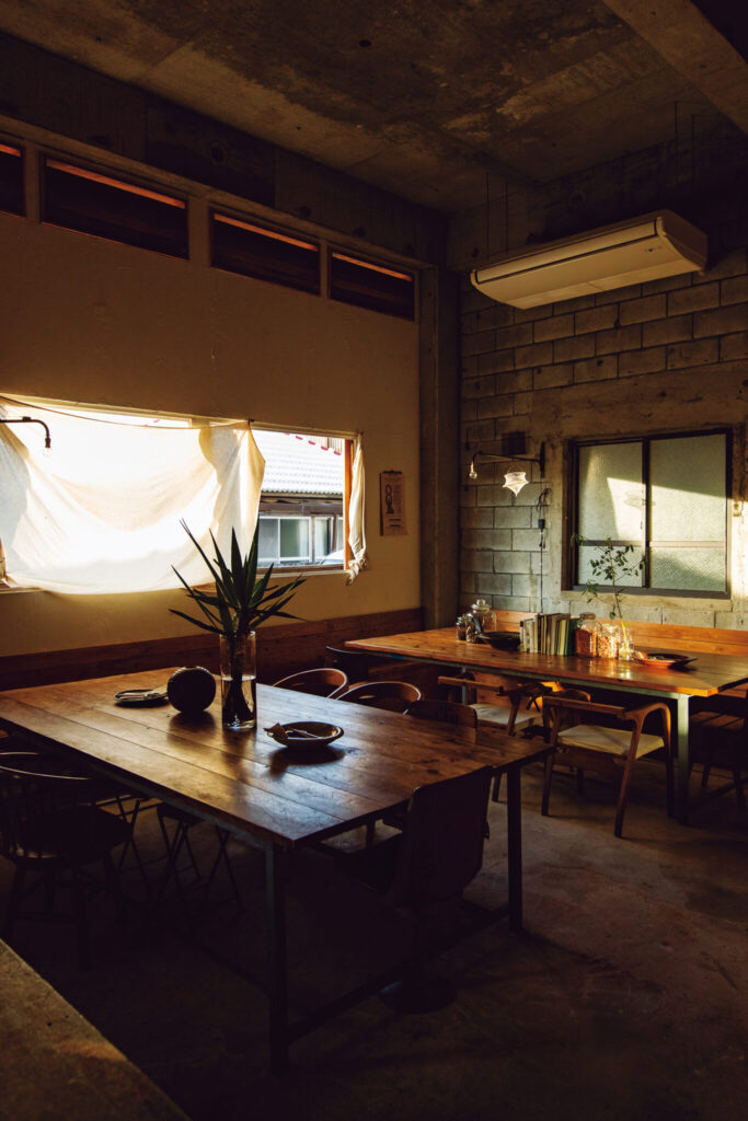 家族で作り上げた唯一無二の空間。すべてのものがあるべき場所に。ここに住みたい。沖縄・今帰仁のカフェ『波羅蜜』で見つけた、理想のコーヒーライフ。 - 家族で作り上げた唯一無二の空間。すべてのものがあるべき場所に。ここに住みたい。 沖縄・今帰仁のカフェ『波羅蜜』で見つけた、理想のコーヒーライフ。