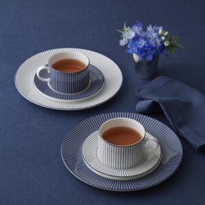 【会員限定プレゼント】最新号「小さな家、小さな部屋」。〈ウェッジウッド〉の新作”ジオブルー”シリーズより、ティーカップ＆ソーサーとプレートをセットで１名に。
