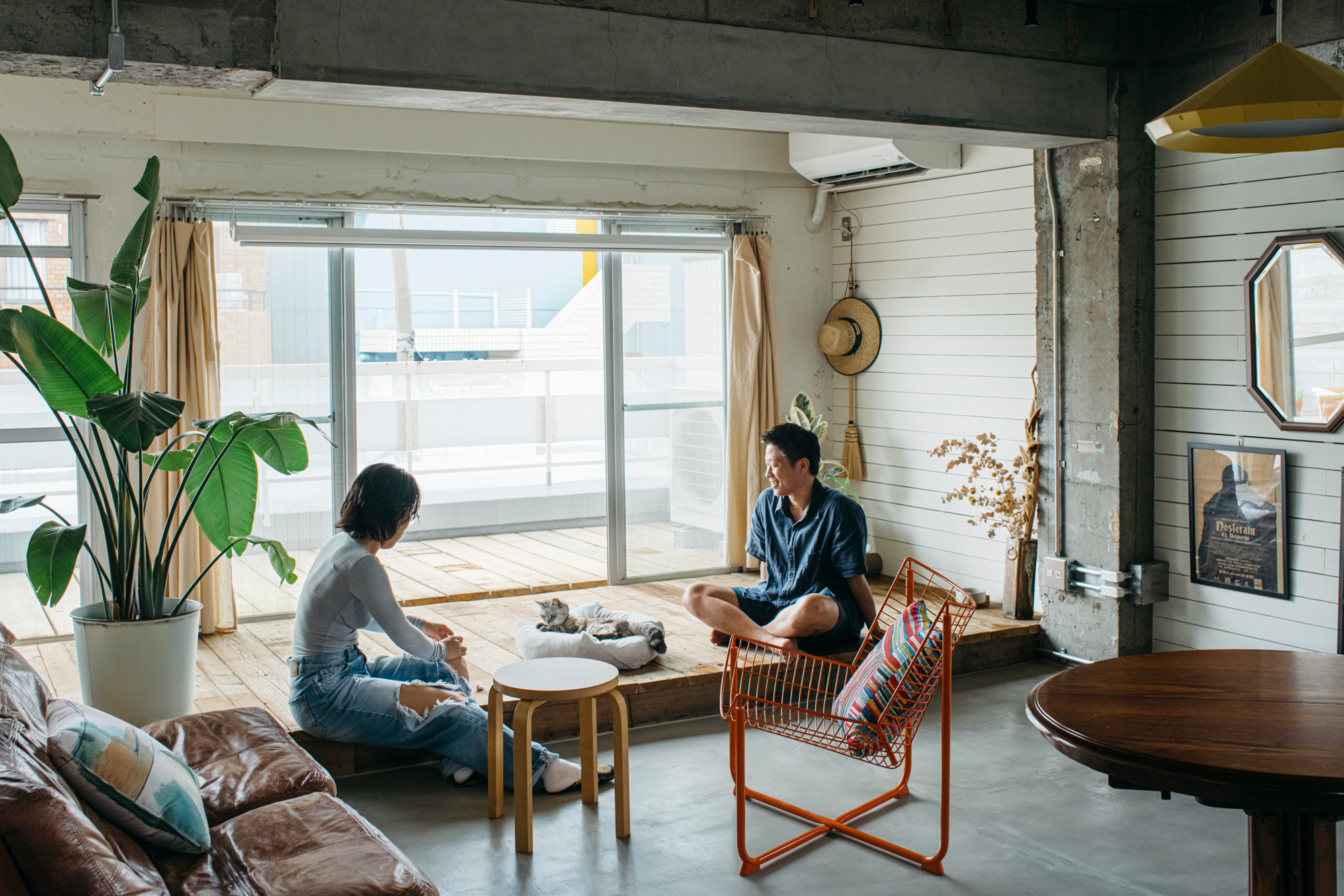 LIVE SMALL & WELL / 小さな家、小さな部屋。&Premium No. 141 | & Premium (アンド プレミアム)