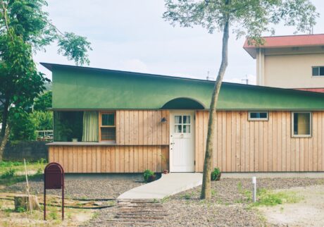 団体職員・MINORIさんが暮らす、自然と繋がる、小さな平屋。
