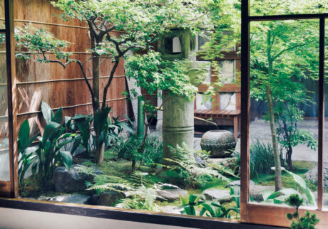『ル ラボ 京都町家』の庭で、四季の移ろいを堪能する。ひみつの坪庭コレクション vol.19