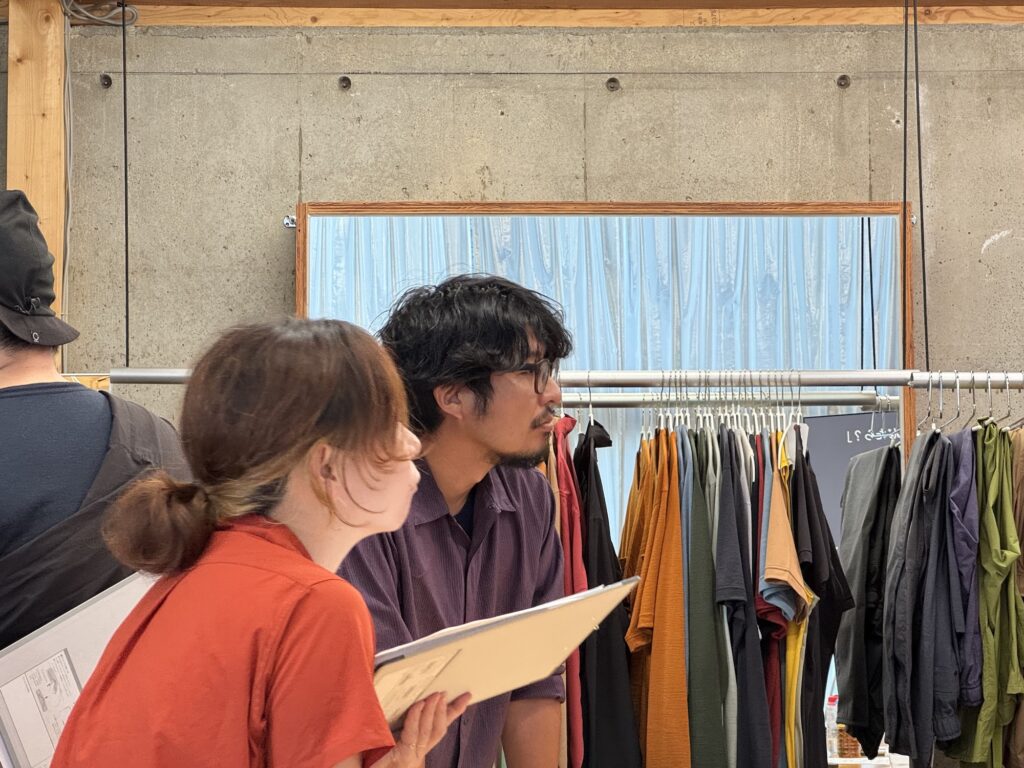 自分の仕事をつくることはできた? 写真と文:西村佳哲 (文筆とファシリテーション) #4 | その会社のメンバー(応募した方々は写っていません)。 自分の仕事をつくることはできた? 写真と文:西村佳哲 (文筆とファシリテーション) #4