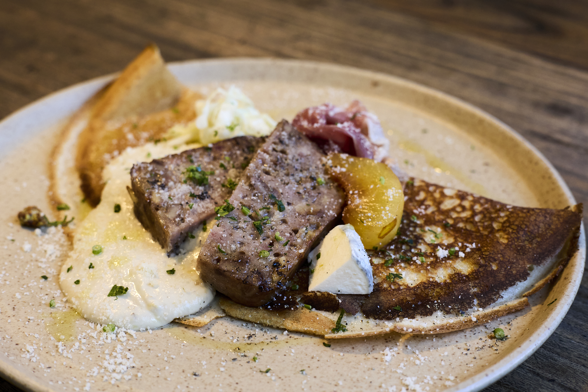 益子_284 | シャルキュトリとチーズ サワードゥクレープ(コースメニュー¥2,800)。 益子_284 | シャルキュトリとチーズ サワードゥクレープ(コースメニュー¥2,800)。