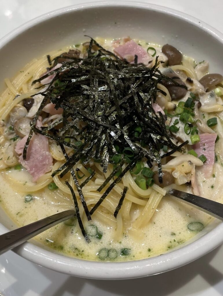『パスタハウス トライアングル』のあさりスープパスタ。仙台でいつかは、ずんだシェイク。 写真と文:江本祐介 (ミュージシャン) #3 | 『パスタハウス トライアングル』のあさりスープパスタ。 『パスタハウス トライアングル』のあさりスープパスタ。仙台でいつかは、ずんだシェイク。 写真と文:江本祐介 (ミュージシャン) #3